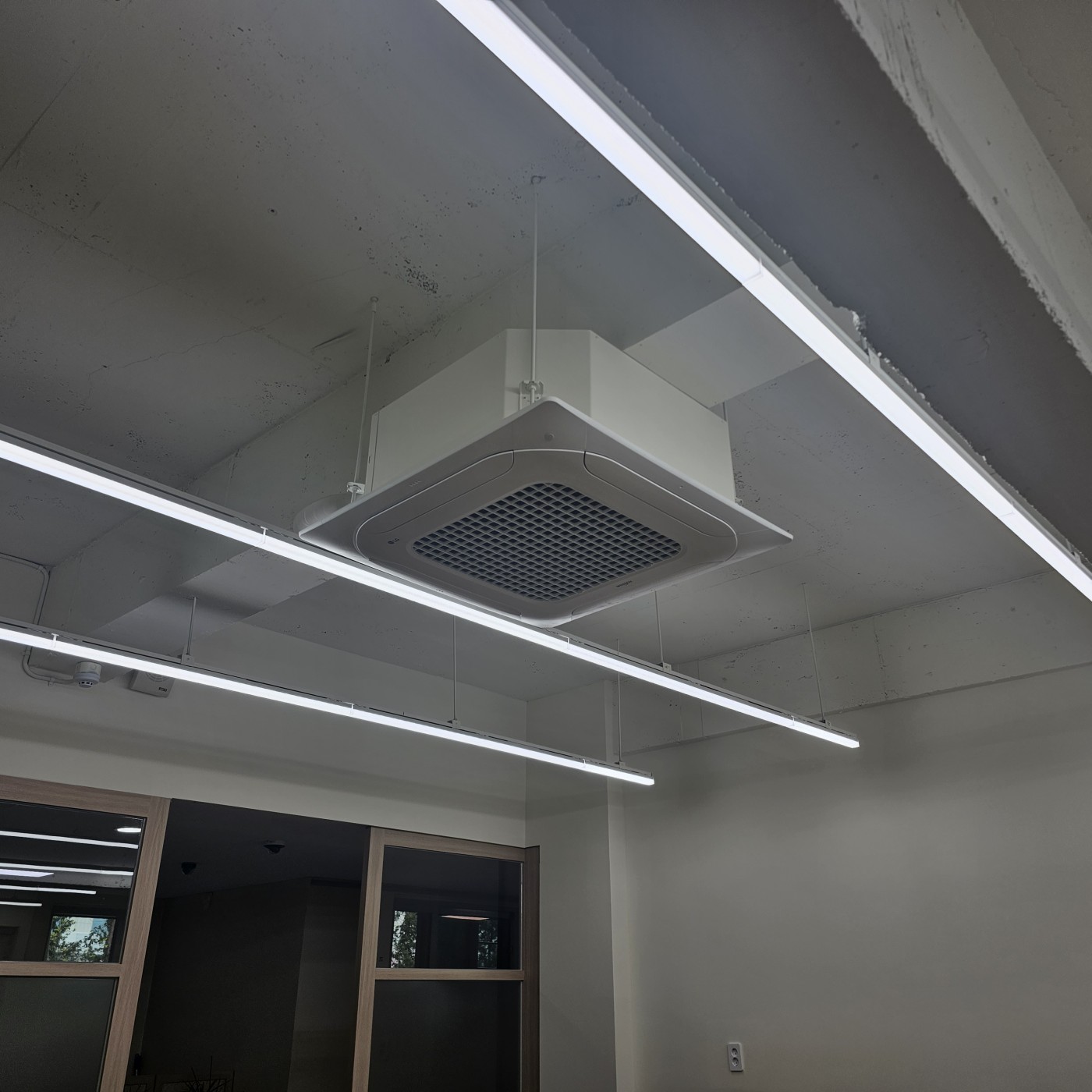 충북대학교 생활과학대학 냉난방기 설치공사